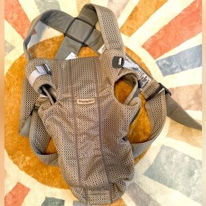Babybjorn mesh carrier